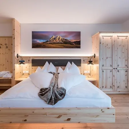 Hotel Feldmessner Brunico